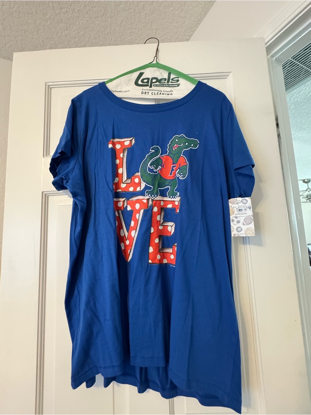 Blue  Gator LOVE Graphic T-Shirt with Alligator Motif
